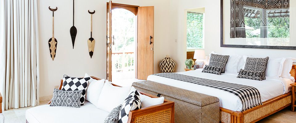 Villa Simona Oasis - Darma master bedroom with private balcony